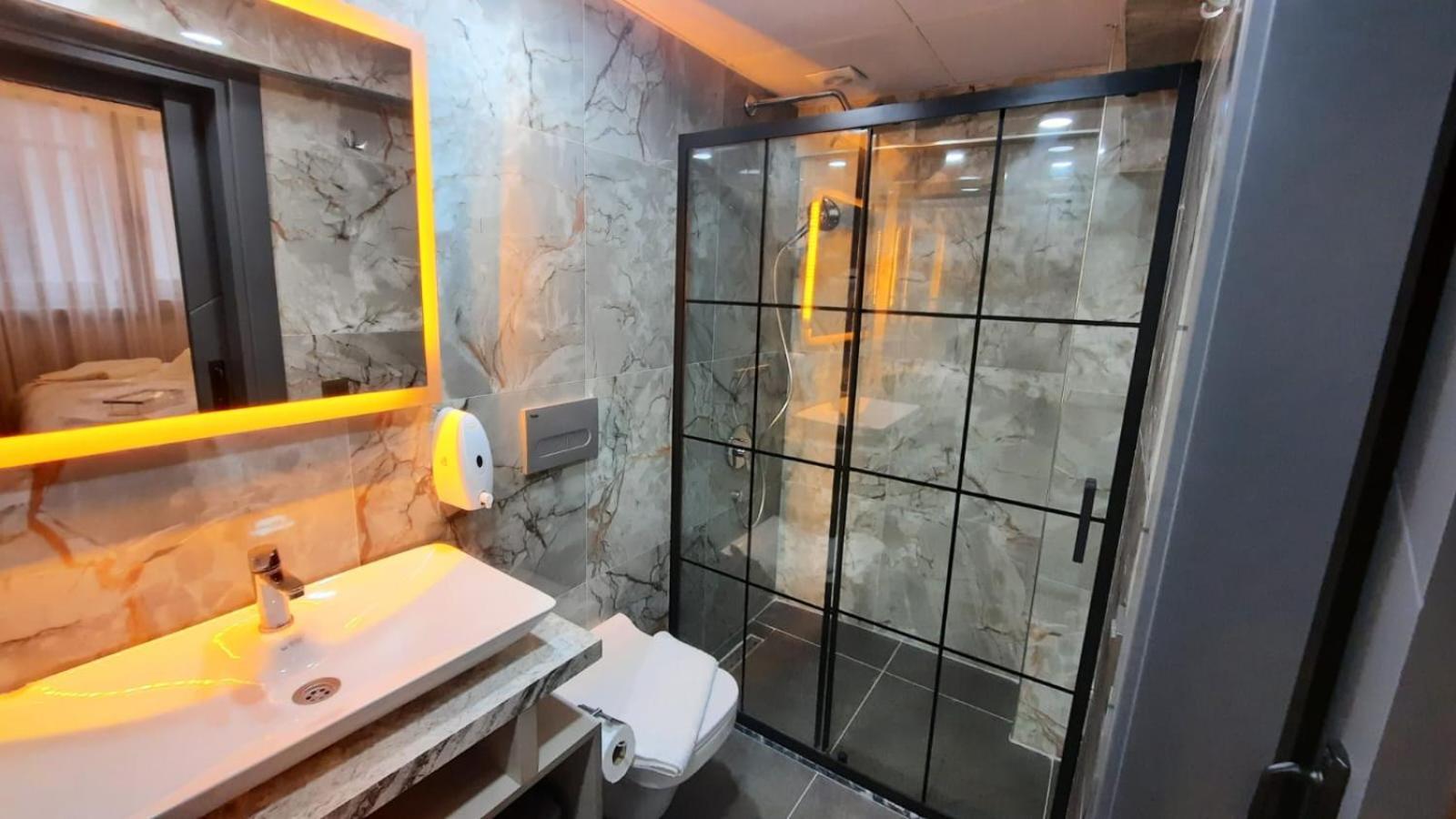 Talles City Hotel Izmir Exteriör bild