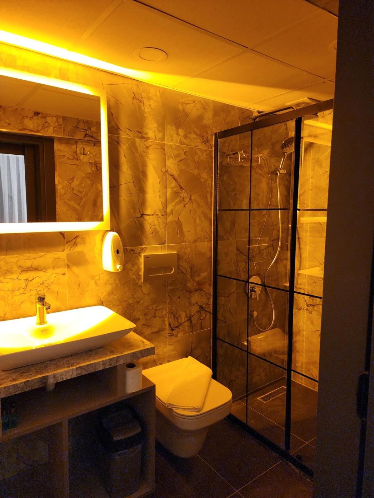 Talles City Hotel Izmir Exteriör bild